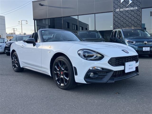 アバルト124スパイダー1.4