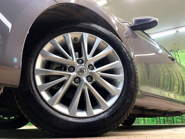 �y�����A���~�z�C�[���z�O�ςɃ}�b�`���������A���~�z�C�[���𑕒����Ă���܂��B�e��ЊO�A���~�z�C�[����A�X�^�b�h���X�^�C�����戵�����Ă���܂��B���񂲑��k����������