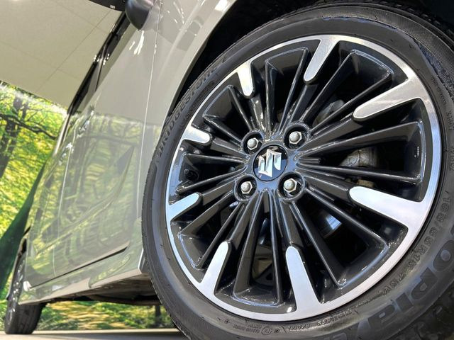 �y����15�C���`�A���~�z�C�[���z�O�ςɃ}�b�`���������A���~�z�C�[���𑕒����Ă���܂��B�e��ЊO�A���~�z�C�[����A�X�^�b�h���X�^�C�����戵�����Ă���܂��B���񂲑��k����������