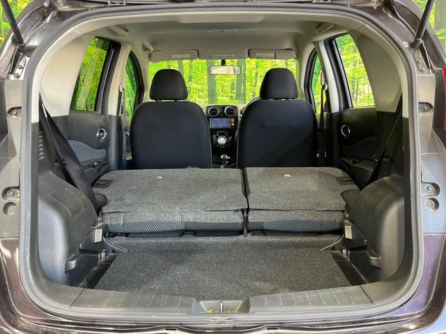 ���i�̂���������ʋ΁A���}���ɏ\���ȉ׎��X�y�[�X���m�ۂ��Ă���܂��B�Z�J���h�V�[�g��|���ƁA�傫�ȉו��̐ύڂ��\�ł���