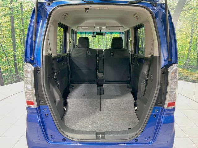 ���i�̂���������ʋ΁A���}���ɏ\���ȉ׎��X�y�[�X���m�ۂ��Ă���܂��B�Z�J���h�V�[�g��|���ƁA�傫�ȉו��̐ύڂ��\�ł���