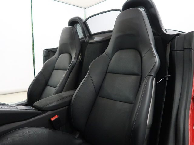 �V�[�g�ɂ��Ă���ԗǂ��ێ�����Ă���̂ł��B�I�[�g�X�e�[�W�ł͐�p�̃V�[�g���n���K�[�h����R�[�e�B���O�����p�ӂ��Ă�܂��B���񂨐\���t���������B