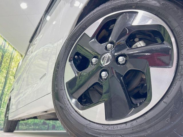 �y����14�C���`�A���~�z�C�[���z�O�ςɃ}�b�`���������A���~�z�C�[���𑕒����Ă���܂��B�e��ЊO�A���~�z�C�[����A�X�^�b�h���X�^�C�����戵�����Ă���܂��B���񂲑��k����������