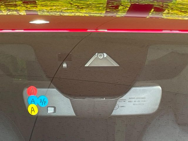 �y�X�}�[�g�V�e�B�u���[�L�T�|�[�g�z�ᑬ���s���ɑO���̎ԗ�����F�����A�Փ˂������Ȏ��͌x��ƃu���[�L�ŏՓˉ���Ɣ�Q�y�����A�V�X�g�B�����S�Ƀh���C�u�����y���݂��������܂��B