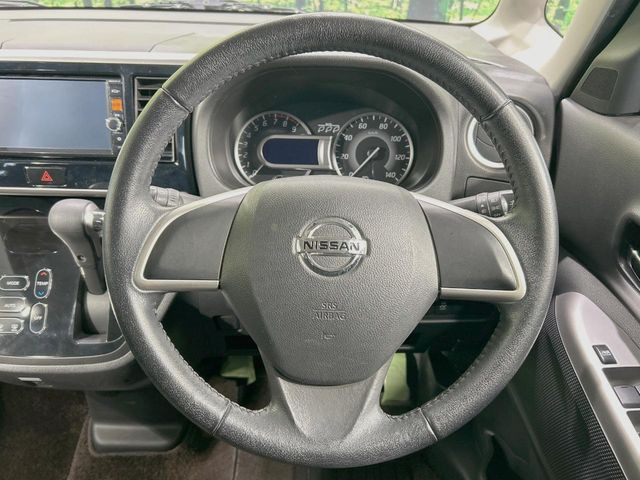 �y�����v�����X�e�A�����O�z�㎿�Ȋv���g�p���邱�ƂŁA��ɂ����������݂ƂĂ��^�]���₷���n���h���ł���