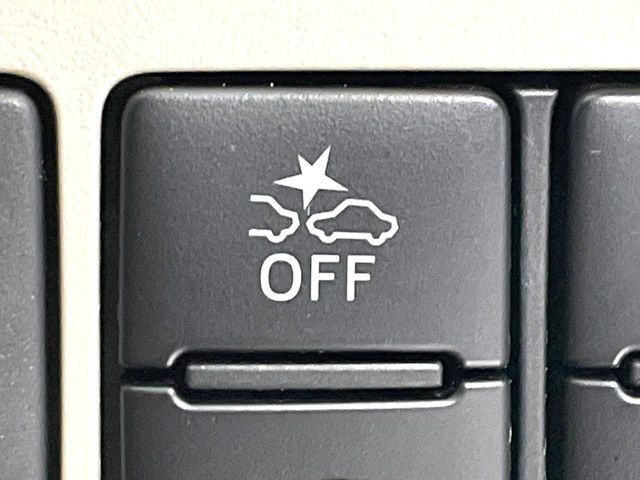 �y�X�}�[�g�A�V�X�g�z���s���ɑO���̎ԗ�����F�����A�Փ˂������Ȏ��͌x��ƃu���[�L�ŏՓˉ���Ɣ�Q�y�����A�V�X�g�B�����S�Ƀh���C�u�����y���݂��������܂��B