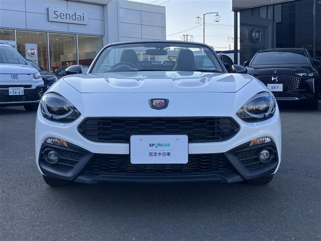 アバルト124スパイダー1.4