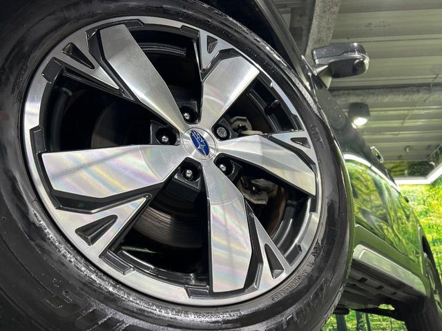 �y����18�C���`�A���~�z�C�[���z�O�ςɃ}�b�`���������A���~�z�C�[���𑕒����Ă���܂��B�e��ЊO�A���~�z�C�[����A�X�^�b�h���X�^�C�����戵�����Ă���܂��B���񂲑��k����������