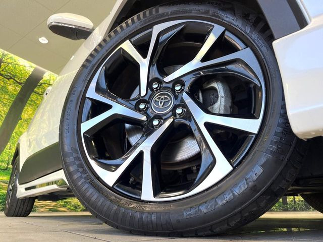 �y����18�C���`�A���~�z�C�[���z�O�ςɃ}�b�`���������A���~�z�C�[���𑕒����Ă���܂��B�e��ЊO�A���~�z�C�[����A�X�^�b�h���X�^�C�����戵�����Ă���܂��B���񂲑��k����������