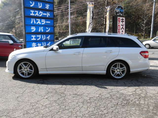 ���Ђ́u�i���ƃv���C�V���O�v��O��I�ɂ������A�ŐV��������A���^�C���Ɍ������A�S�����x���̈����Ŕ̔����Ă���܂��B�d����Ɋւ��܂��Ă��A�S�ԕK�����Ђ̎d����S�����ڂŌ��Č��I���Ďd����Ă���܂��B