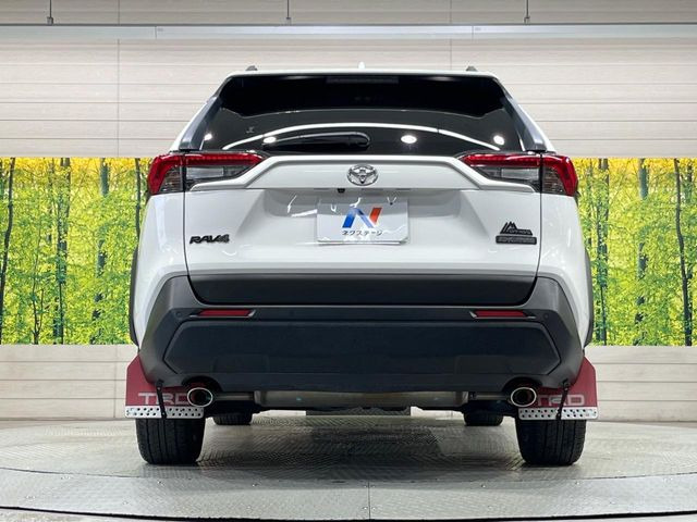 安心の最長10年・走行無制限保証(有償)をご用意。保証内容も充実はもちろん、無料点検&オイル交換や、年中無休の全国・24時間ロードサービスも付帯されておりますのでご安心下さい。