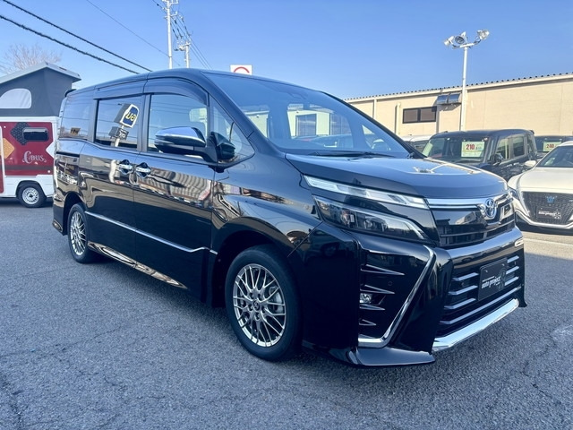 ヴォクシー1.8 ハイブリッド ZS 煌III