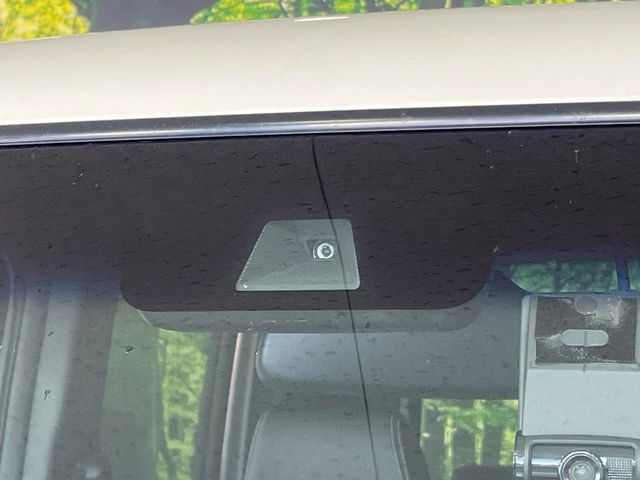 �y�z���_�Z���V���O�z���s���ɑO���̎ԗ�����F�����A�Փ˂������Ȏ��͌x��ƃu���[�L�ŏՓˉ���Ɣ�Q�y�����A�V�X�g�B�����S�Ƀh���C�u�����y���݂��������܂��B