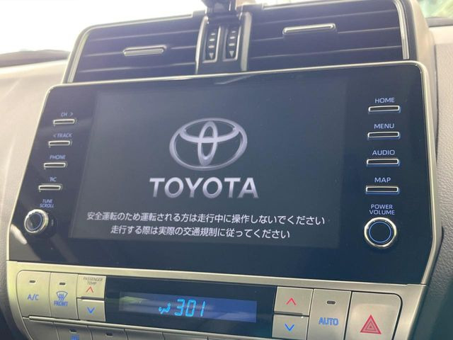 【大画面ナビ】人気の大型○○インチナビを装備。存在感のある大画面はインパクト大!ナビ利用時のマップ表示は見やすく、テレビやDVDは臨場感がアップ!いつものドライブがグッと楽しくなります♪