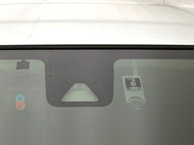 �y�g���^�Z�[�t�e�B�Z���X�z���s���ɑO���̎ԗ�����F�����A�Փ˂������Ȏ��͌x��ƃu���[�L�ŏՓˉ���Ɣ�Q�y�����A�V�X�g�B�����S�Ƀh���C�u�����y���݂��������܂��B