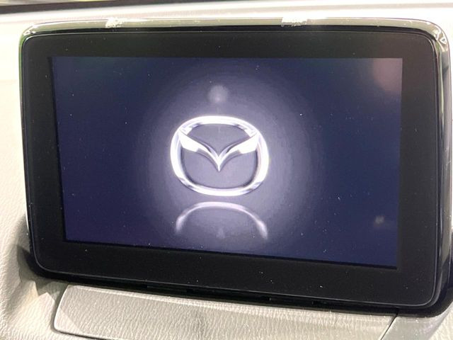 �y�}�c�_�R�l�N�g�i�r�z�ԓ��̕��͋C�Ƀ}�b�`������̌^�^�C�v�̃i�r�B�e����q�ݒ��Bluetooth�Đ����A�l�X�ȋ@�\���y���߂܂��B�����I�ȃ_�C�������삪�\�ŁA�g��������ǍD�ł��B