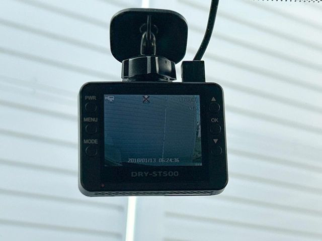 �y�h���C�u���R�[�_�[�z�h���C�u���R�[�_�[����!���s���͂������A������^�]�⎖�̂ɑ��������ہA�f���ŋL�^���A����̃��X�N�ɔ����܂��B���L�^�pSD�J�[�h�͂��q�l�����g�ł��������������K�v������܂��B