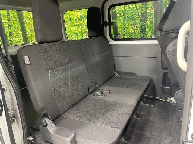 ���i���ȃI���W�i���t���A�}�b�g���I�v�V�����ɂĂ��p�ӂ��Ă���܂��B���D���ȃf�U�C����J���[�����Ԃɍ��킹�đI��ł����������Ƃ��ł��܂���