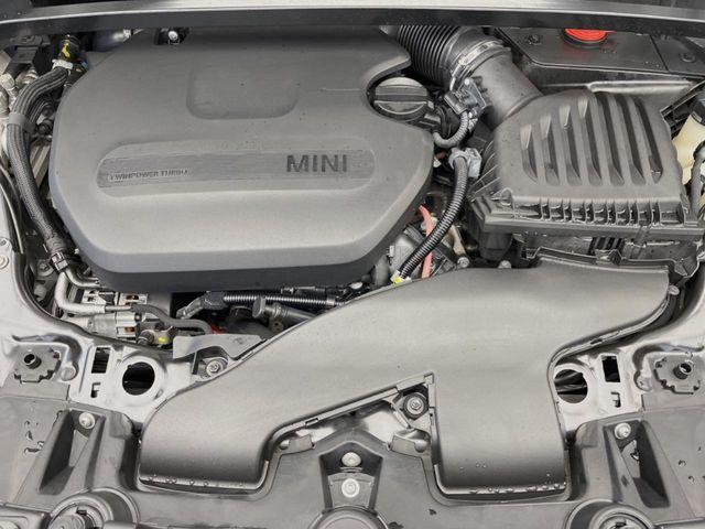 �����X�ł́A�e���[�J�[�̐�p�f�f�e�X�^�[�𓱓��B���Ǝ��i�����e�N�j�J���X�^�b�t���풓���Ă���܂��̂ŁA������̍ۂɂ����S���Ă����p���������܂��B