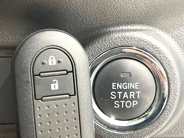 �y�L�[�t���[�V�X�e���z�J�o����|�P�b�g�ɓ��ꂽ�܂܂ł��h�A�̎{���E�������\�ȃX�}�[�g�L�[�𑕔��B�G���W���̃I���E�I�t�����J�M�����o���K�v����������Ƃ��Ă��֗��ł���