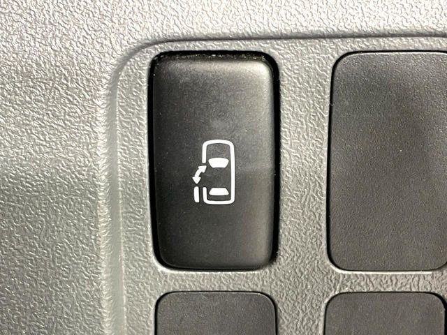 �y�p���[�X���C�h�h�A�z�X�}�[�g�L�[��^�]�Ȃ̃X�C�b�`�ŃX���C�h�h�A�̊J���\���d��������͂����ăh�A���J����K�v�������A���������q�l�ł��A�d���ו��������Ă��鎞�����N�ɊJ���߂ł��܂���