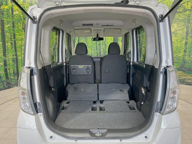 ���i�̂���������ʋ΁A���}���ɏ\���ȉ׎��X�y�[�X���m�ۂ��Ă���܂��B�Z�J���h�V�[�g��|���ƁA�傫�ȉו��̐ύڂ��\�ł���