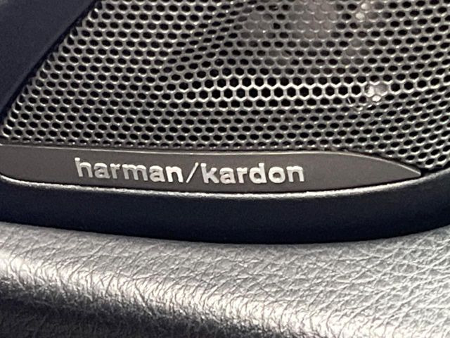 ��harman/kardon�T�E���h�V�X�e��:�I�[�f�B�I��僁�[�J�[����|����v���~�A���X�s�[�J�[�𑕔��B�����̃X�s�[�J�[����A���̗������܂ŕ����鍂�i���ȉ��y�����y���݂��������܂��B