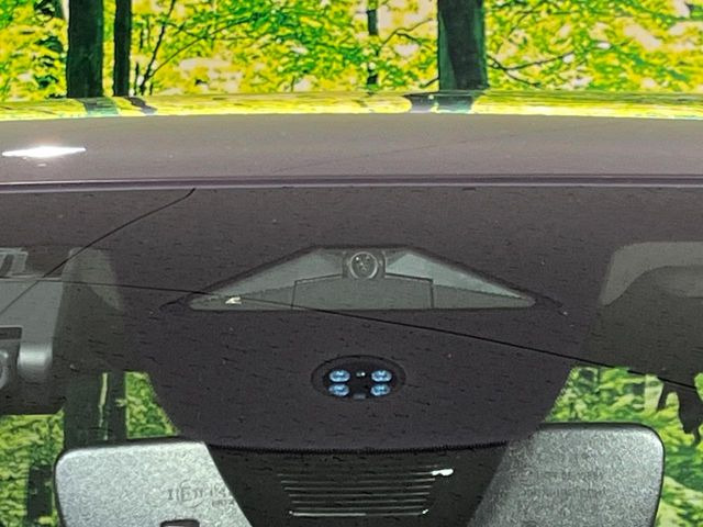 �y�z���_�Z���V���O�z���s���ɑO���̎ԗ�����F�����A�Փ˂������Ȏ��͌x��ƃu���[�L�ŏՓˉ���Ɣ�Q�y�����A�V�X�g�B�����S�Ƀh���C�u�����y���݂��������܂��B