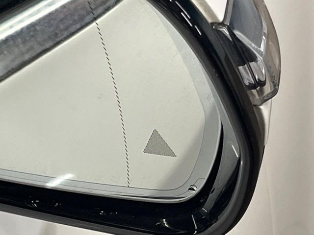 ���u���C���h�A�V�X�g�Z���T�[:���p����̎Ԃ����m���A�h���C�o�[���Ԑ��ύX���s���ۂɁA�x�����Ƌ��ɒ��ӂ𑣂��Ă������S�x���@�\�ł�!