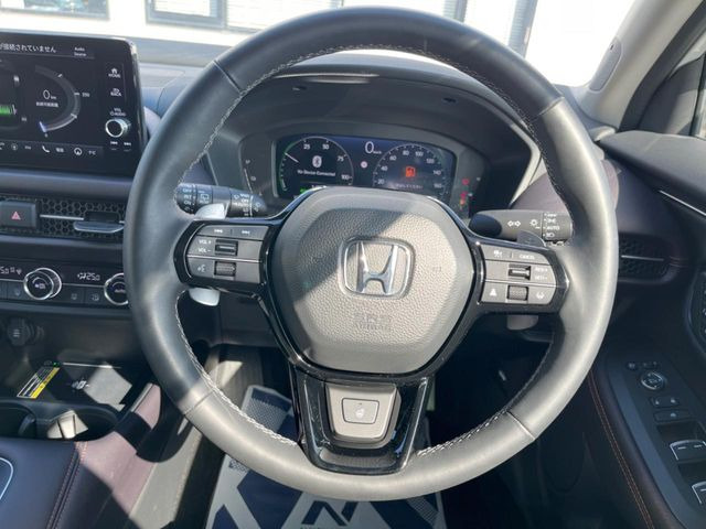 �y�����v�����X�e�A�����O�z�㎿�Ȋv���g�p���邱�ƂŁA��ɂ����������݂ƂĂ��^�]���₷���n���h���ł���