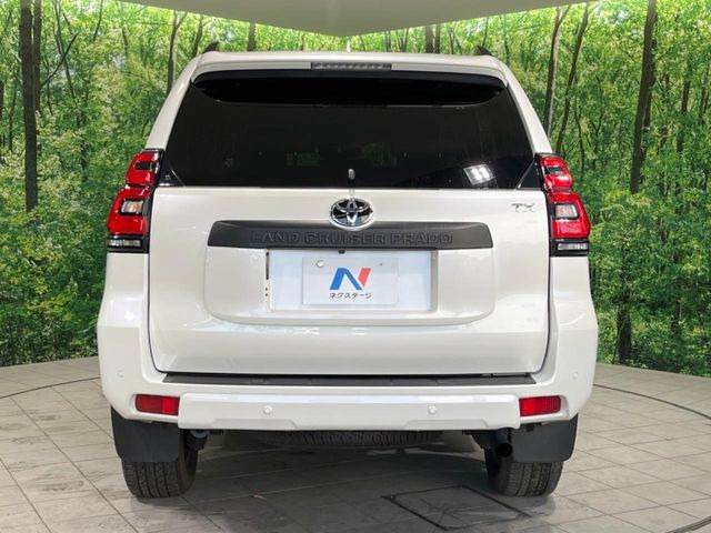 安心の最長10年・走行無制限保証(有償)をご用意。保証内容も充実はもちろん、無料点検&オイル交換や、年中無休の全国・24時間ロードサービスも付帯されておりますのでご安心下さい。