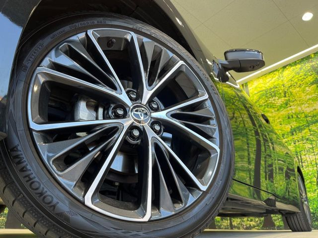 【純正19インチアルミホイール】外観にマッチした純正アルミホイールを装着しております。各種社外アルミホイールや、スタッドレスタイヤも取扱いしております。是非ご相談ください♪