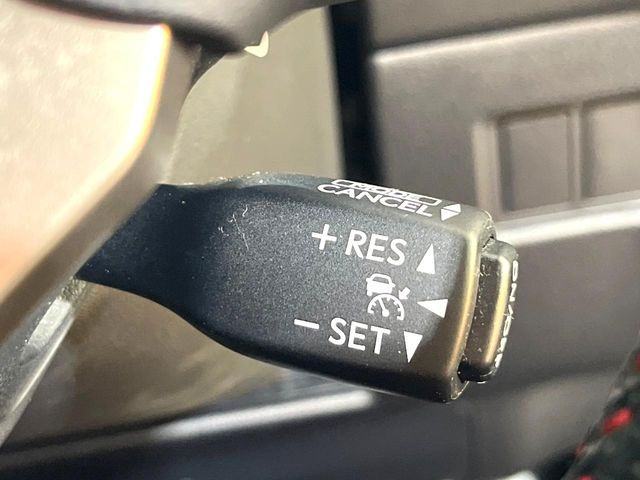 �y�N���[�Y�R���g���[���z�������H�����N���N���s�B�A�N�Z���𗣂��Ă���葬�x�ő��s���ł��A�������^�]���̕��S���y��!�����E�������ȒP�ȃX�C�b�`����Œ����ł��܂��B