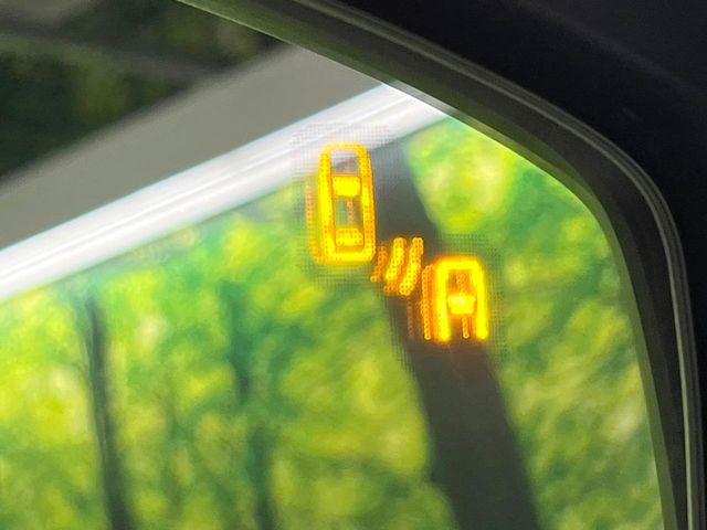 �y�u���C���h�X�|�b�g���j�^�����O�z���s���A�h�A�~���[�̎��p�ɂȂ�₷���ӏ��Ɍ㑱�Ԃ��ڋ߂���ƃT�C�h�~���[�t�߂Ɍx����\���A�h���C�o�[�ɒ��ӊ��N�����Ă���܂��B