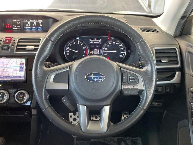 �y�����v�����X�e�A�����O�z�㎿�Ȋv���g�p���邱�ƂŁA��ɂ����������݂ƂĂ��^�]���₷���n���h���ł���