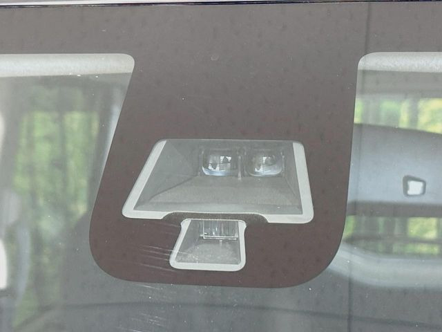 �y�G�}�[�W�F���V�[�u���[�L�z���s���ɑO���̎ԗ�����F�����A�Փ˂������Ȏ��͌x��ƃu���[�L�ŏՓˉ���Ɣ�Q�y�����A�V�X�g�B�����S�Ƀh���C�u�����y���݂��������܂��B