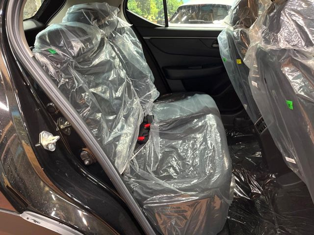 ���i���ȃI���W�i���t���A�}�b�g���I�v�V�����ɂĂ��p�ӂ��Ă���܂��B���D���ȃf�U�C����J���[�����Ԃɍ��킹�đI��ł����������Ƃ��ł��܂���