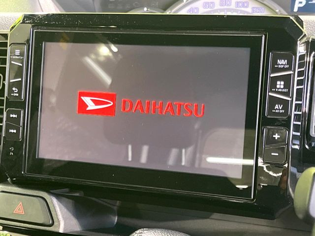 �y�����i�r�z�l�C�̏����i�r�𑕔����Ă���܂��B�i�r�̎g���₷���͂������A�I�[�f�B�I�@�\���[��!�L�����v�◷�s�͂������A�ʋ΂┃�����ȂǕ��i�̃h���C�u���y�����Ȃ�͂���