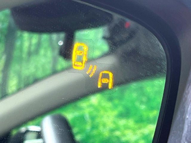 �y�u���C���h�X�|�b�g���j�^�����O�z���s���A�h�A�~���[�̎��p�ɂȂ�₷���ӏ��Ɍ㑱�Ԃ��ڋ߂���ƃT�C�h�~���[�t�߂Ɍx����\���A�h���C�o�[�ɒ��ӊ��N�����Ă���܂��B