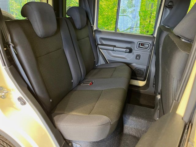 ���i���ȃI���W�i���t���A�}�b�g���I�v�V�����ɂĂ��p�ӂ��Ă���܂��B���D���ȃf�U�C����J���[�����Ԃɍ��킹�đI��ł����������Ƃ��ł��܂���