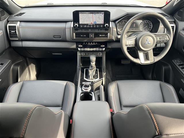 トライトン2.4 GSR ディーゼル 4WD