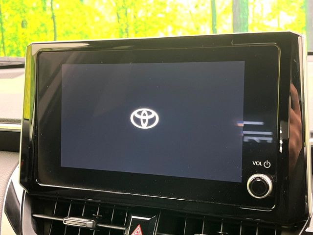 �y8�C���` �f�B�X�v���C�I�[�f�B�I�z���ʂ̃f�B�X�v���C��AppleCarPlay��AndroidAuto�����p�\�B�傫�ȉ�ʂŃX�}�z�i�r�A�v���������p���������܂���