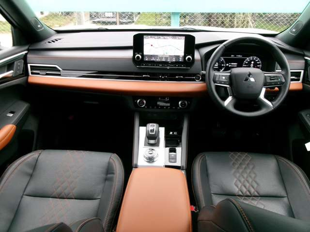 アウトランダーPHEV 2.4 P 4WD