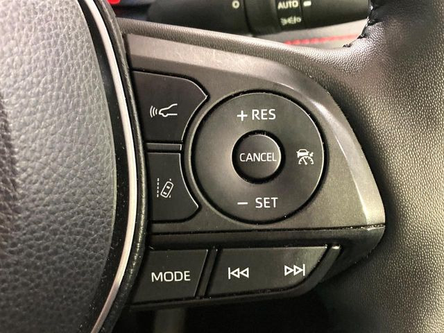 【レーダークルーズコントロール】高速道路での長距離走行が楽に!!自動で速度を保つクルーズコントロールが、衝突軽減システムと連携し、前方の車両を感知して車間を保つように速度調節してくれます!!