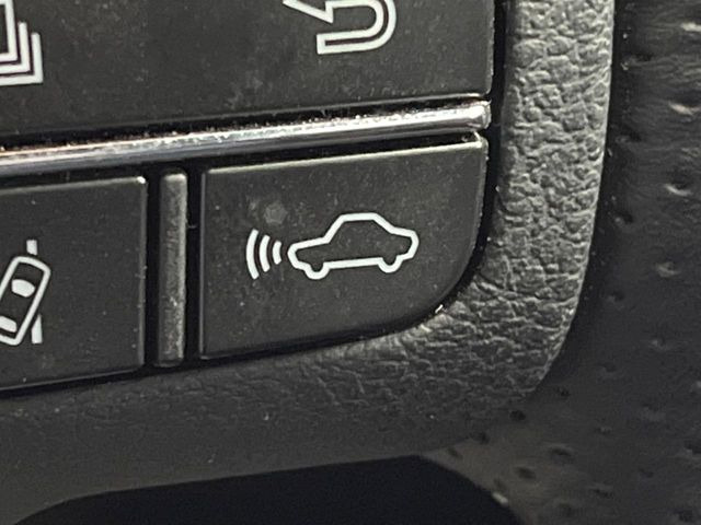 �y�v���N���b�V���Z�[�t�e�B�z�O���̎ԗ��������m���A�Փ˂������Ȏ��͌x��Œ��ӂ𑣂��A�u���[�L�𓥂ޗ͂��T�|�[�g�B�u���[�L�𓥂߂Ȃ������ꍇ�͏Փ˔�Q�y���u���[�L���쓮�A�Փˉ�����T�|�[�g���܂��B