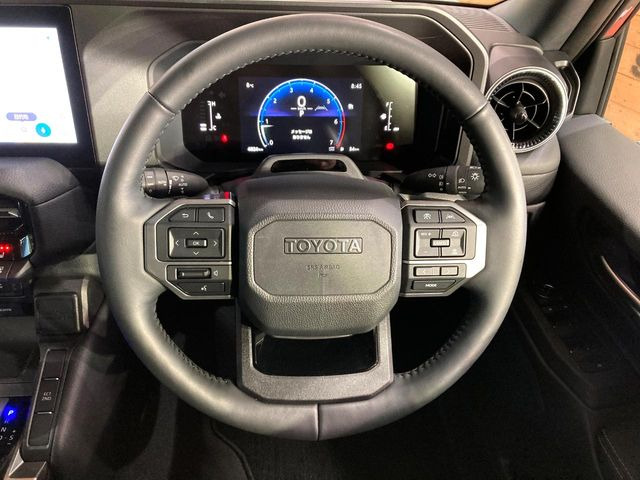 �y�����v�����X�e�A�����O�z�㎿�Ȋv���g�p���邱�ƂŁA��ɂ����������݂ƂĂ��^�]���₷���n���h���ł���