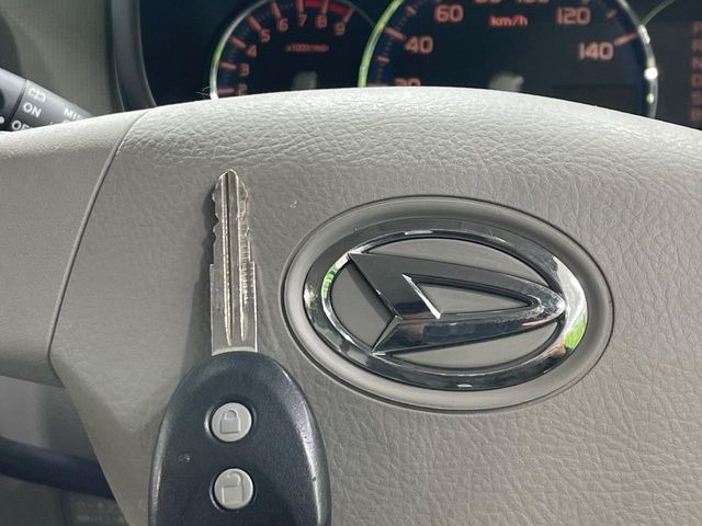 �y�L�[���X�z�������ꂽ�ꏊ����ł��{�^����Ńh�A�̊J���E�{�����ł���̂łƂ��Ă��֗�!�h�A�̌�������ɏ������邱�Ƃ�����܂����