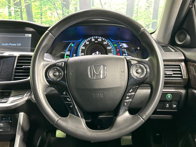 �y�����v�����X�e�A�����O�z�㎿�Ȋv���g�p���邱�ƂŁA��ɂ����������݂ƂĂ��^�]���₷���n���h���ł���