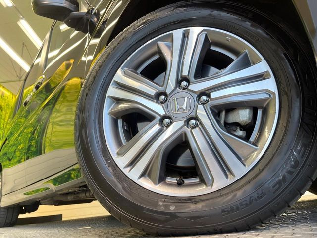 �y����16�C���`�A���~�z�C�[���z�O�ςɃ}�b�`���������A���~�z�C�[���𑕒����Ă���܂��B�e��ЊO�A���~�z�C�[����A�X�^�b�h���X�^�C�����戵�����Ă���܂��B���񂲑��k����������