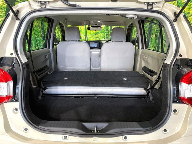 ���i�̂���������ʋ΁A���}���ɏ\���ȉ׎��X�y�[�X���m�ۂ��Ă���܂��B�Z�J���h�V�[�g��|���ƁA�傫�ȉו��̐ύڂ��\�ł���